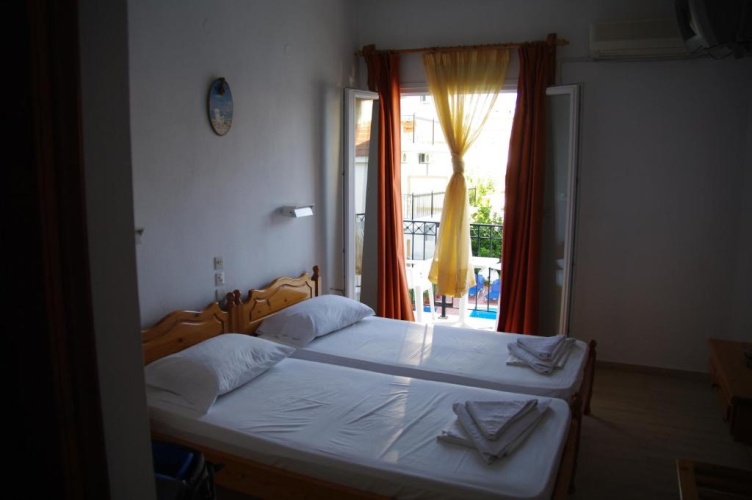 Standard Double room with pool view