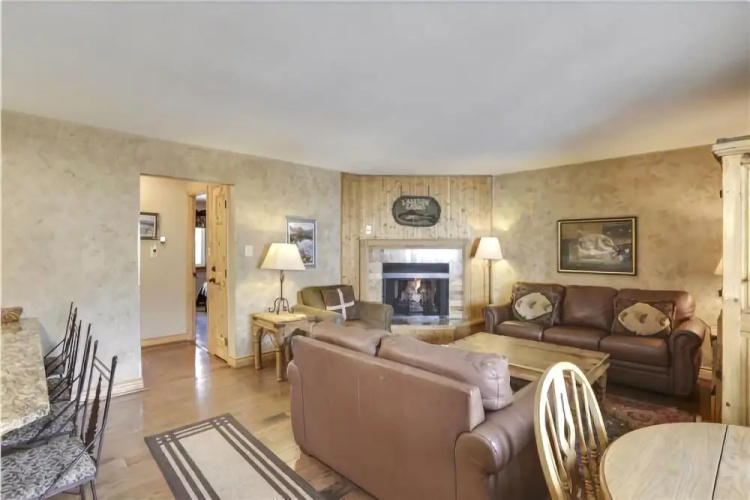 Tannhauser 212 - 2 Br Condo