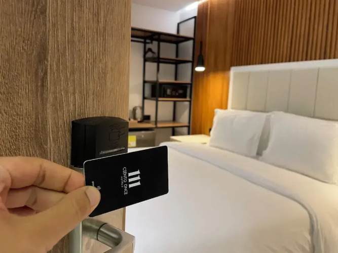 Hotels 111