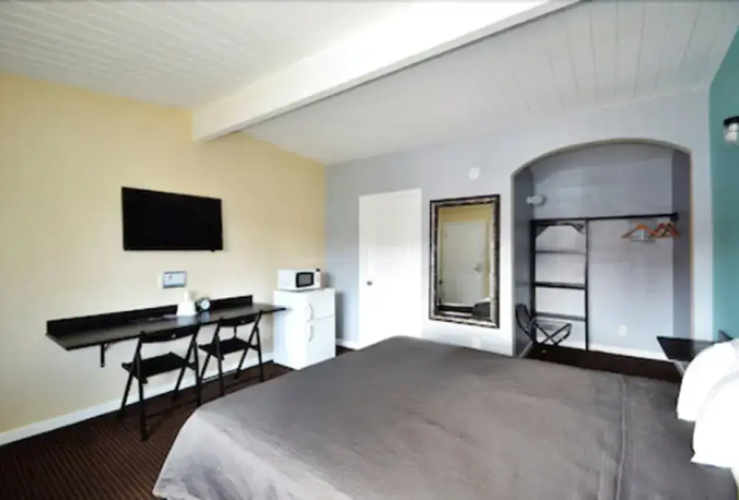 Lodge at 32nd