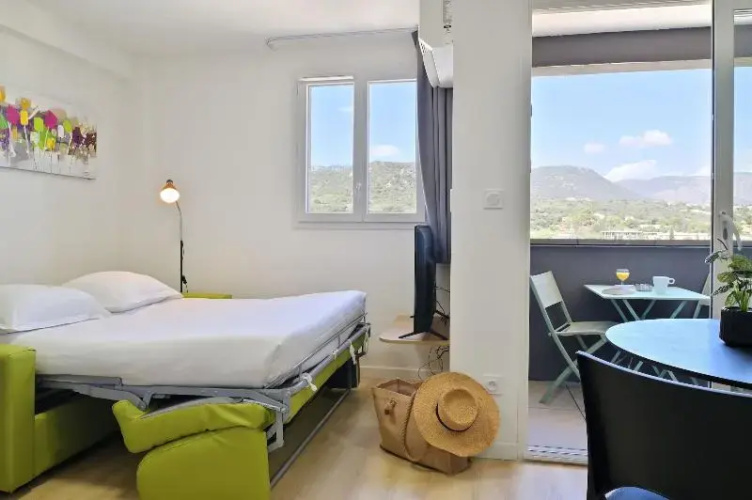 Ra Sidence Easy Lodge