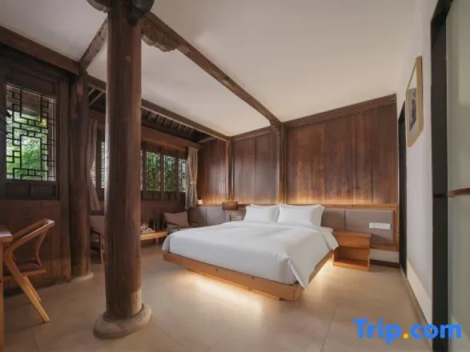 Standard Double room with courtyard view