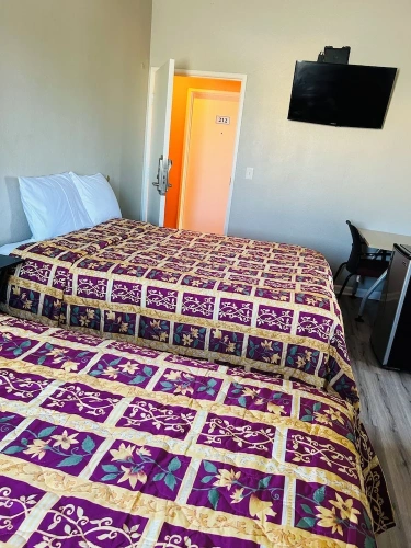 Economy Quadruple room