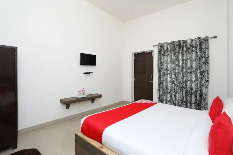 OYO 10967 Dhola Maru Resort