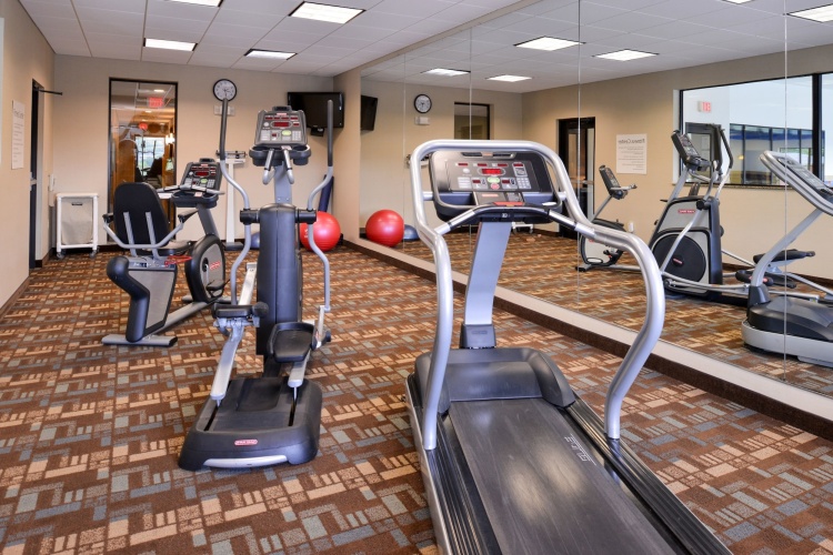 Holiday Inn Express And Suites Fairmont photo 30