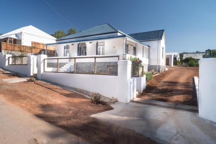 2 Bedrooms Cottage