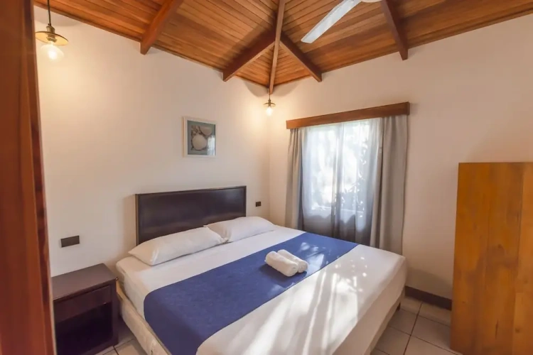 2 Bedrooms Apartment with garden view