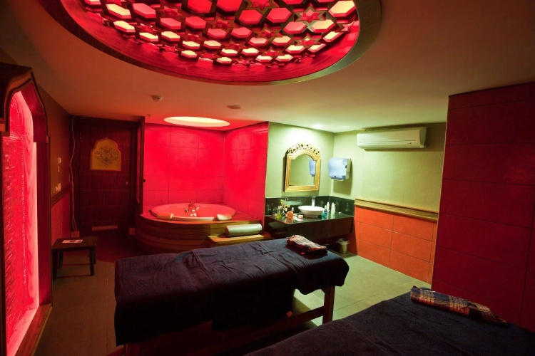 Adella Side Hotel