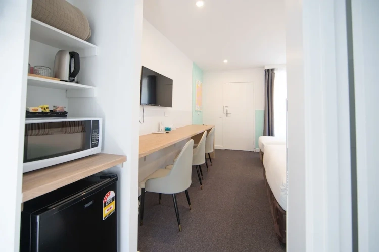 2 Bedrooms Standard Family room with balcony