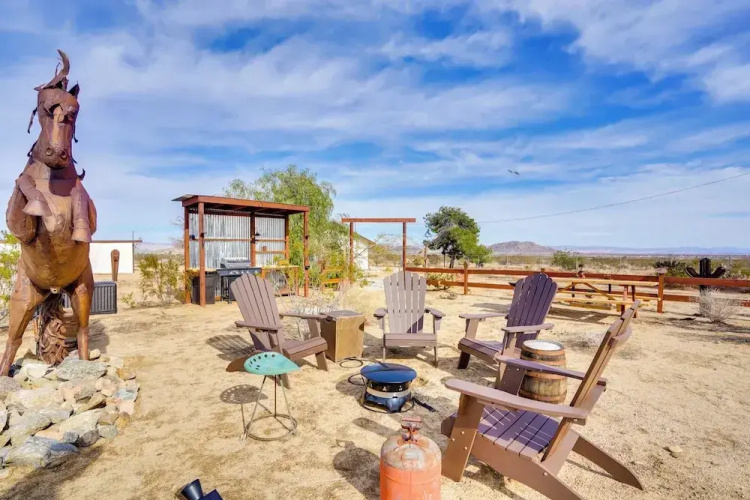 Desert Escape - Hot Tub, Fire Pit & Grill
