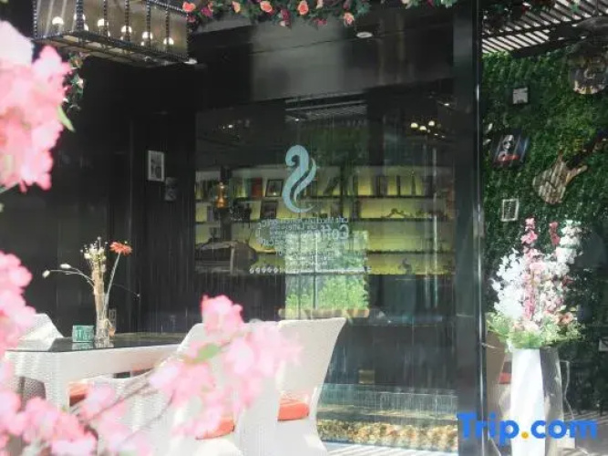 Yangjiang Minghao Hotel
