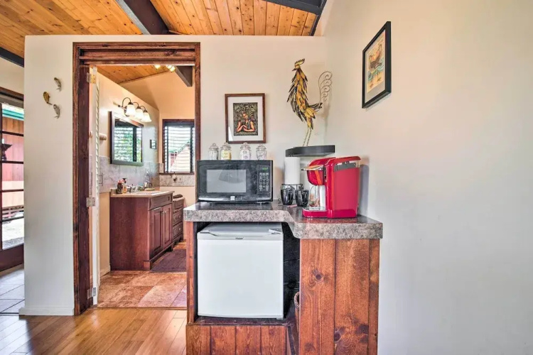 Cozy Volcano Studio w/ Phenomenal Rainforest Views
