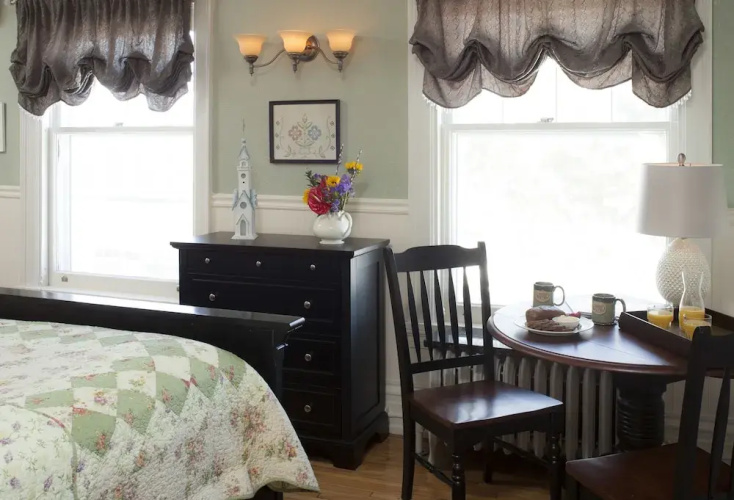 A G Thomson House Bed and Breakfast