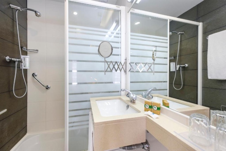 Triple room