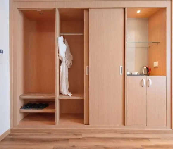 Deluxe Twin room with partial sea view