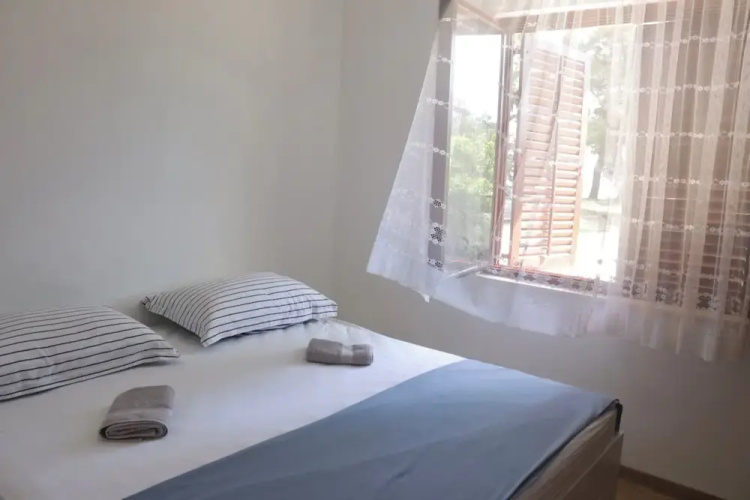 Beachfront Apartment Drazen, With Patio & Parking