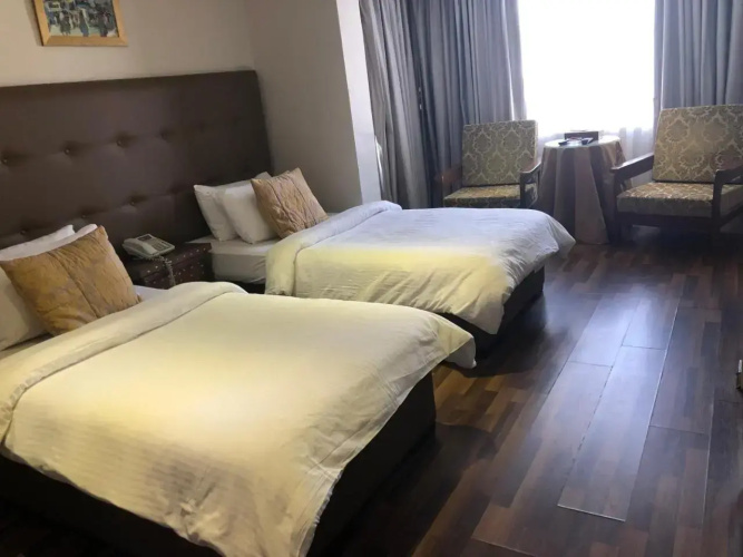 Gondola Hotel & Suites