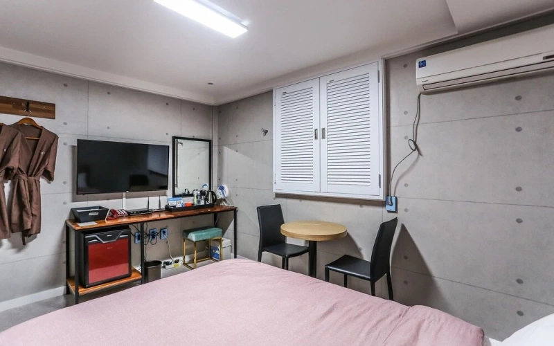 Guest rooms
