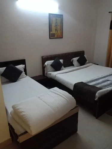 Standard Triple room