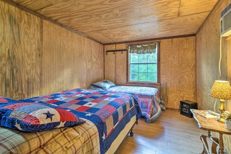 'Cedar Falls Cabin 4': Nestled By Honey Creek - Arbuckle Wilderness, Davis