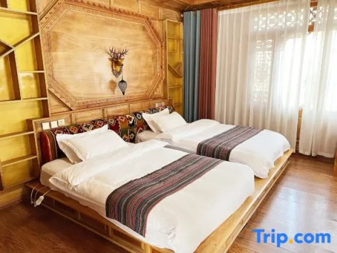 Standard Twin room with mountain view