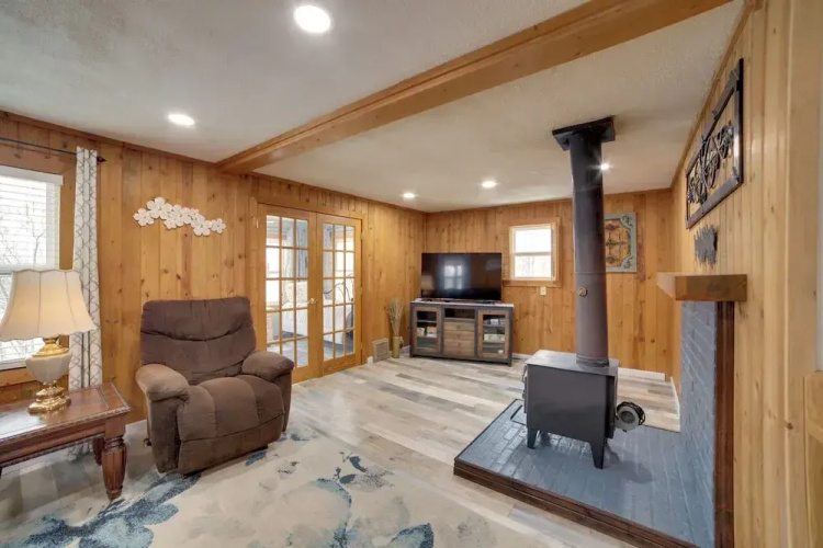Inviting Missouri River Vacation Rental: 2 Mi Away