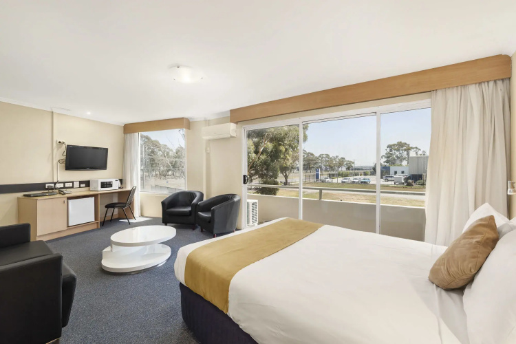 Ciloms Airport Lodge