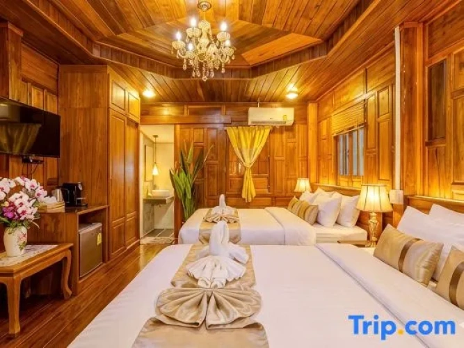 2 Bedrooms Villa
