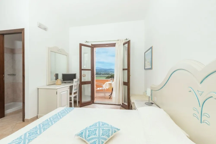 Superior Double room with balcony and with mountain view