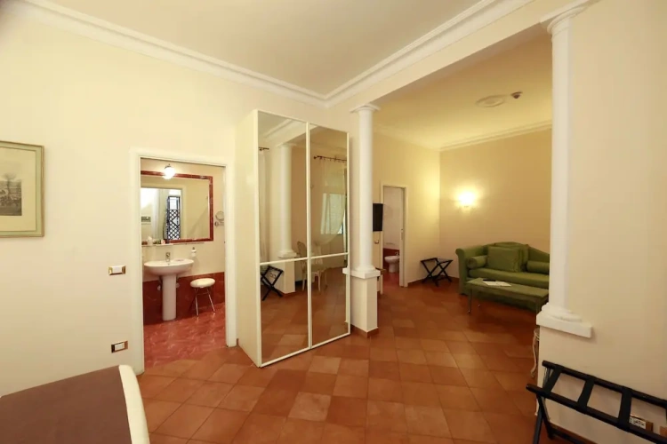 Standard Triple room