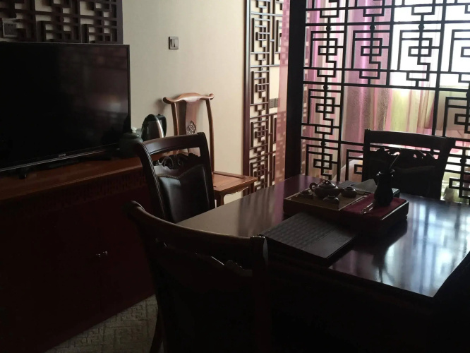 北京满唐红酒店