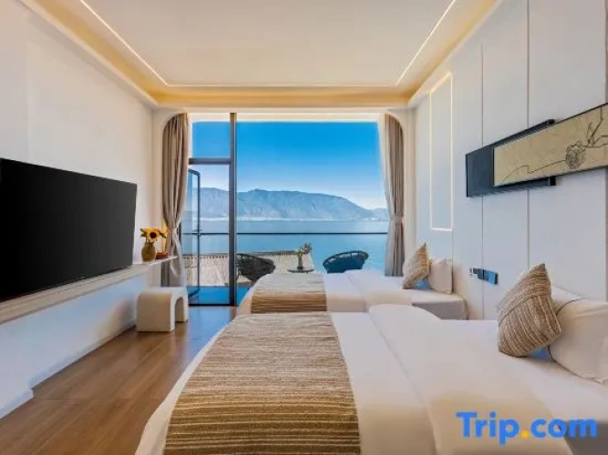 Standard Twin room with sea view