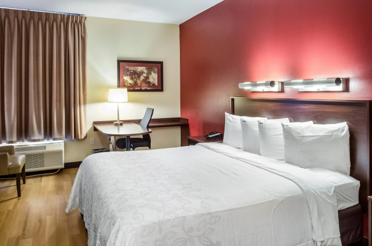 Red Roof Inn PLUS+ Boston - Logan