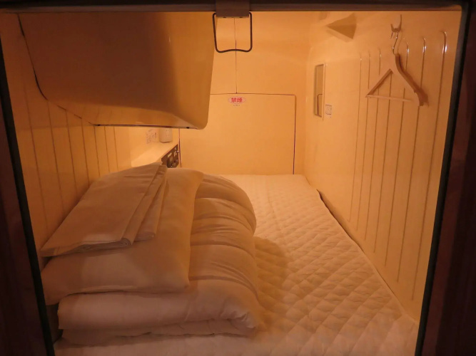Oak Hostel Cabin