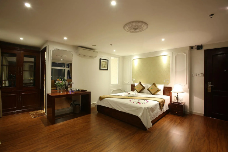 Orange Hotel