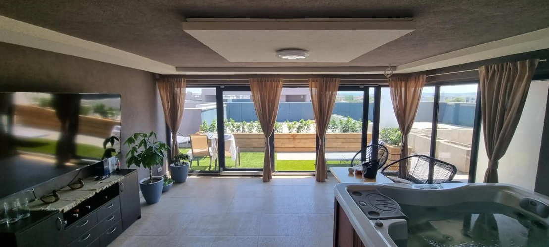 Jacuzzi Home