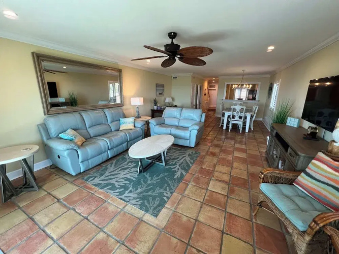Ocean Bliss: 3BR Mod Haven, St. Aug