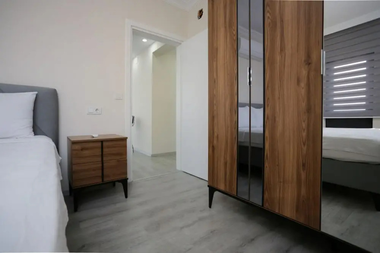 Bright House Apart