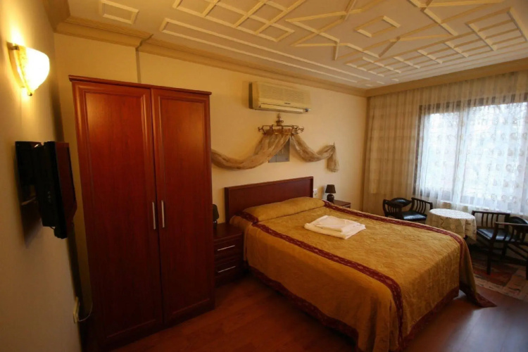 Hotel Peninsula
