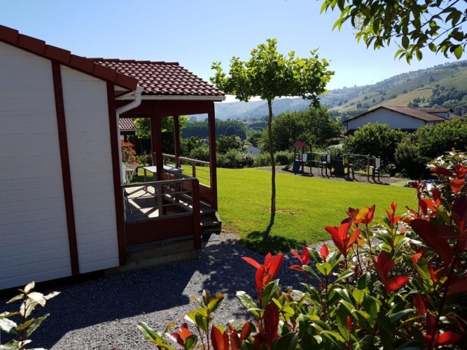 2 Bedrooms Chalet