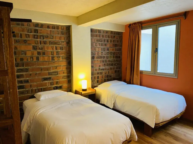 1911 Hotel