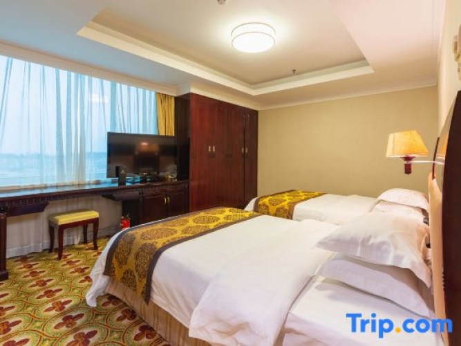 Deluxe Twin Suite