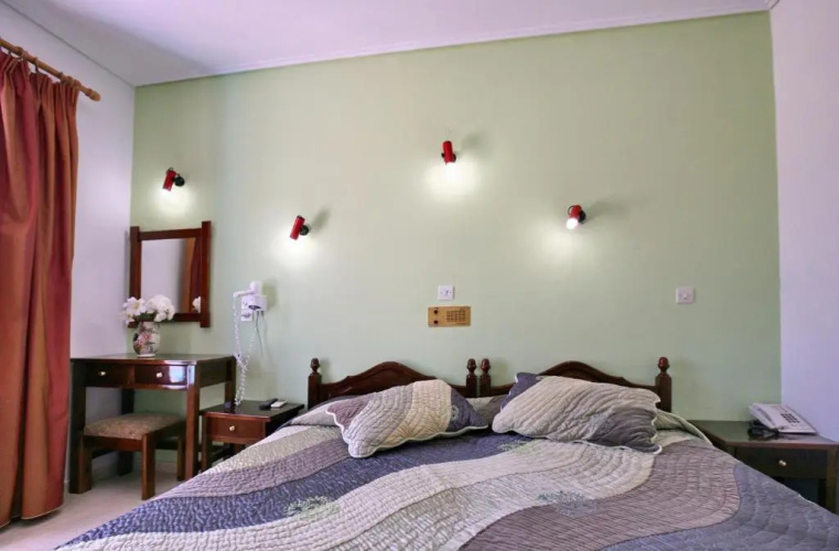 Theofilos Classic Hotel