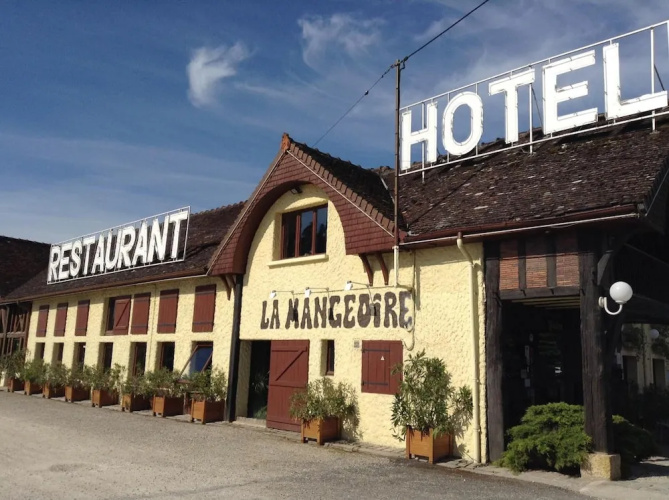 Hôtel Restaurant La Mangeoire – Relais Paris Bâle