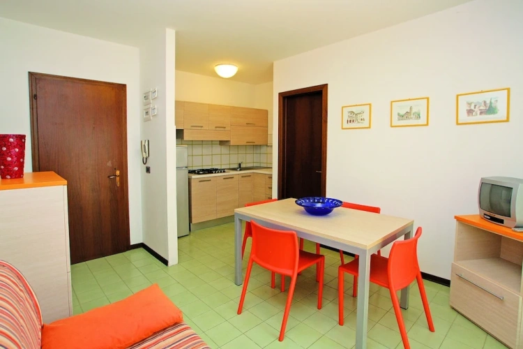 2 Bedrooms Apartment
