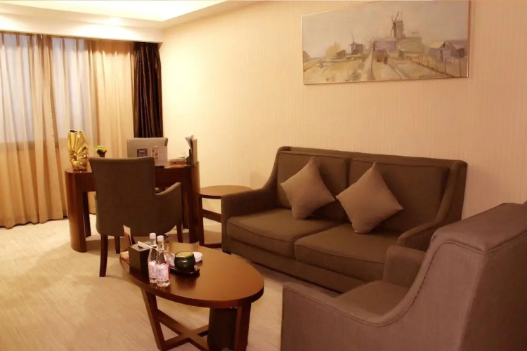 Zidongge Huatian Hotel