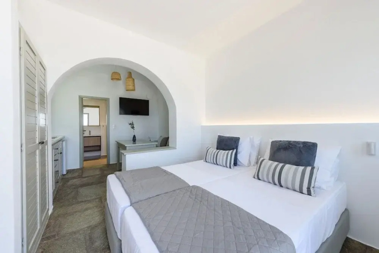 Phaedrus Living Paros Cycladic 4