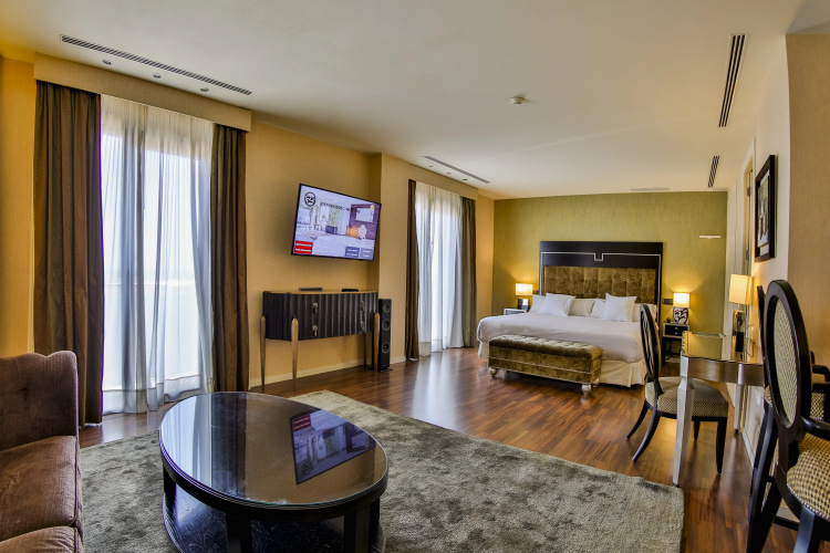 Hotel 525