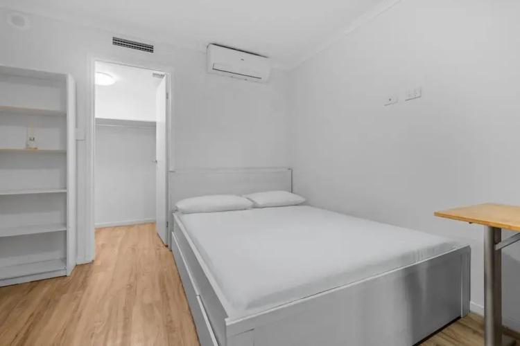 Studio With Balcony Access in Central Bowen Hills