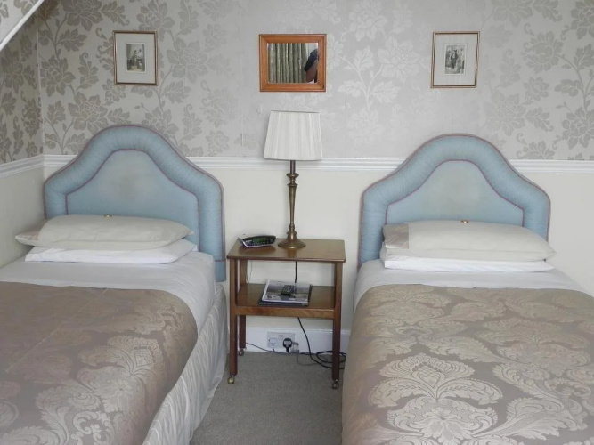 Ashlyn Guest House